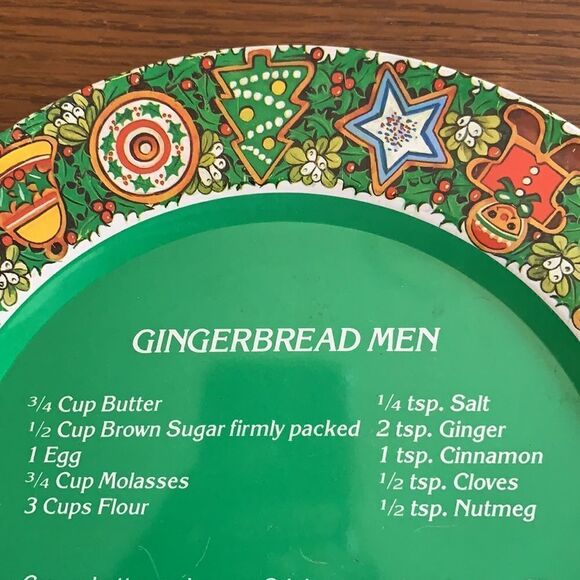 Vtg tin Christmas decorative plate with Gingerbread Men recipe on it - Picture 2 of 5